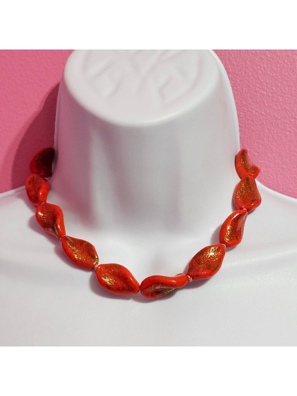 (638) Venetian Vintage Twisted Red Glass Gold Painted Splatter Beaded Necklace